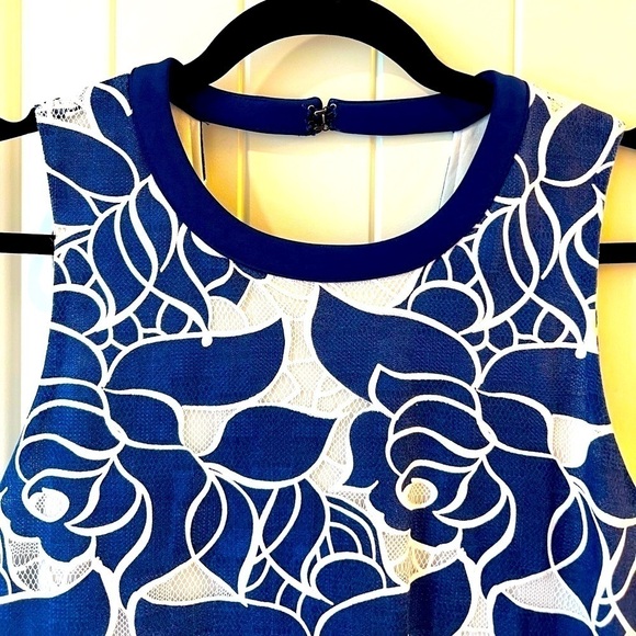 Emmelee Blue & White Floral Dress Size L - Picture 4 of 9